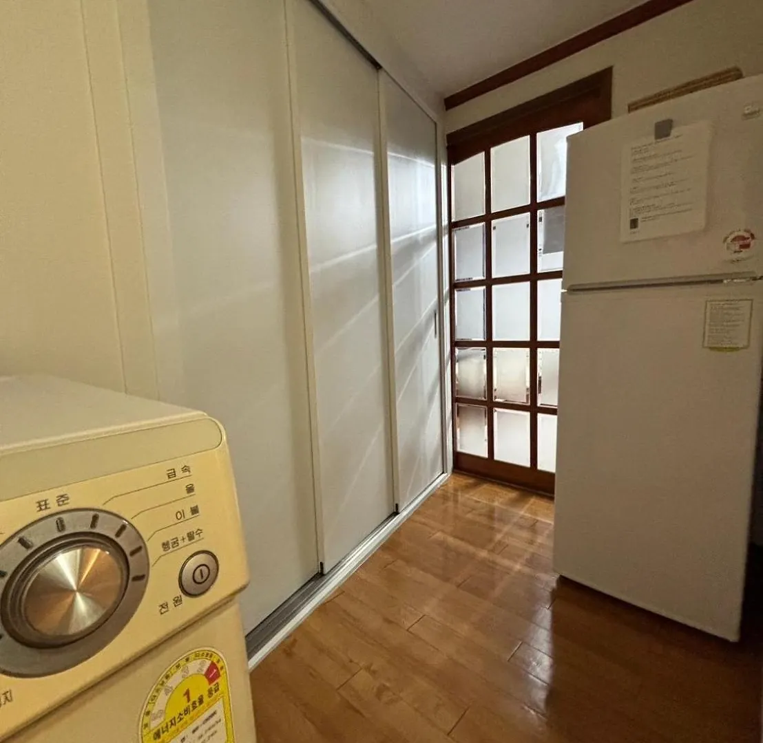 Urban Cozy Stay -Hongdae, Seoul Apartment